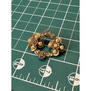 Vintage Floral Brooch With Faux Pearls & Rhinestones Gold Tone Ideal For Grandma